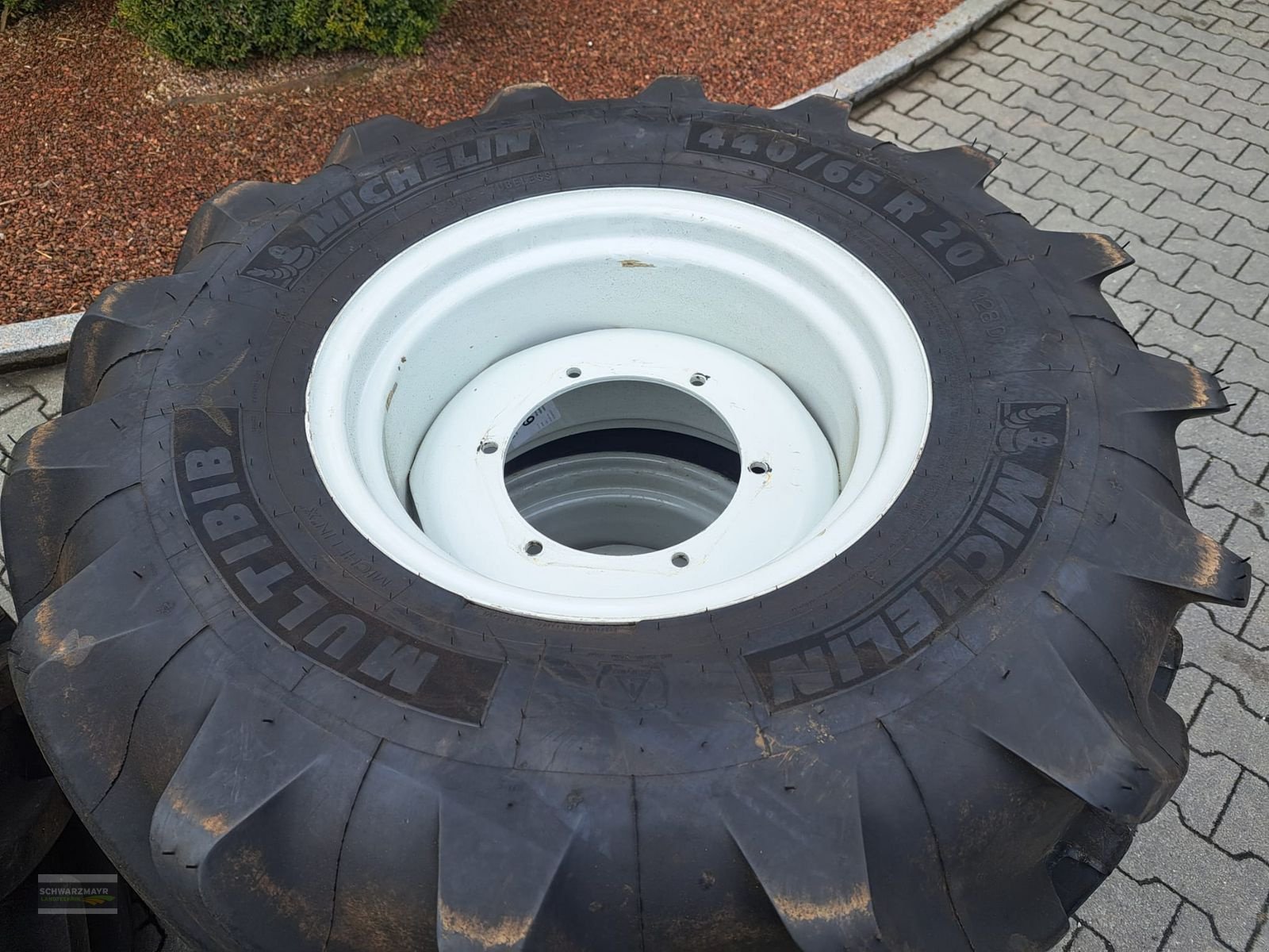 Rad des Typs Michelin 600/60R30+440/65R20, Neumaschine in Aurolzmünster (Bild 8)