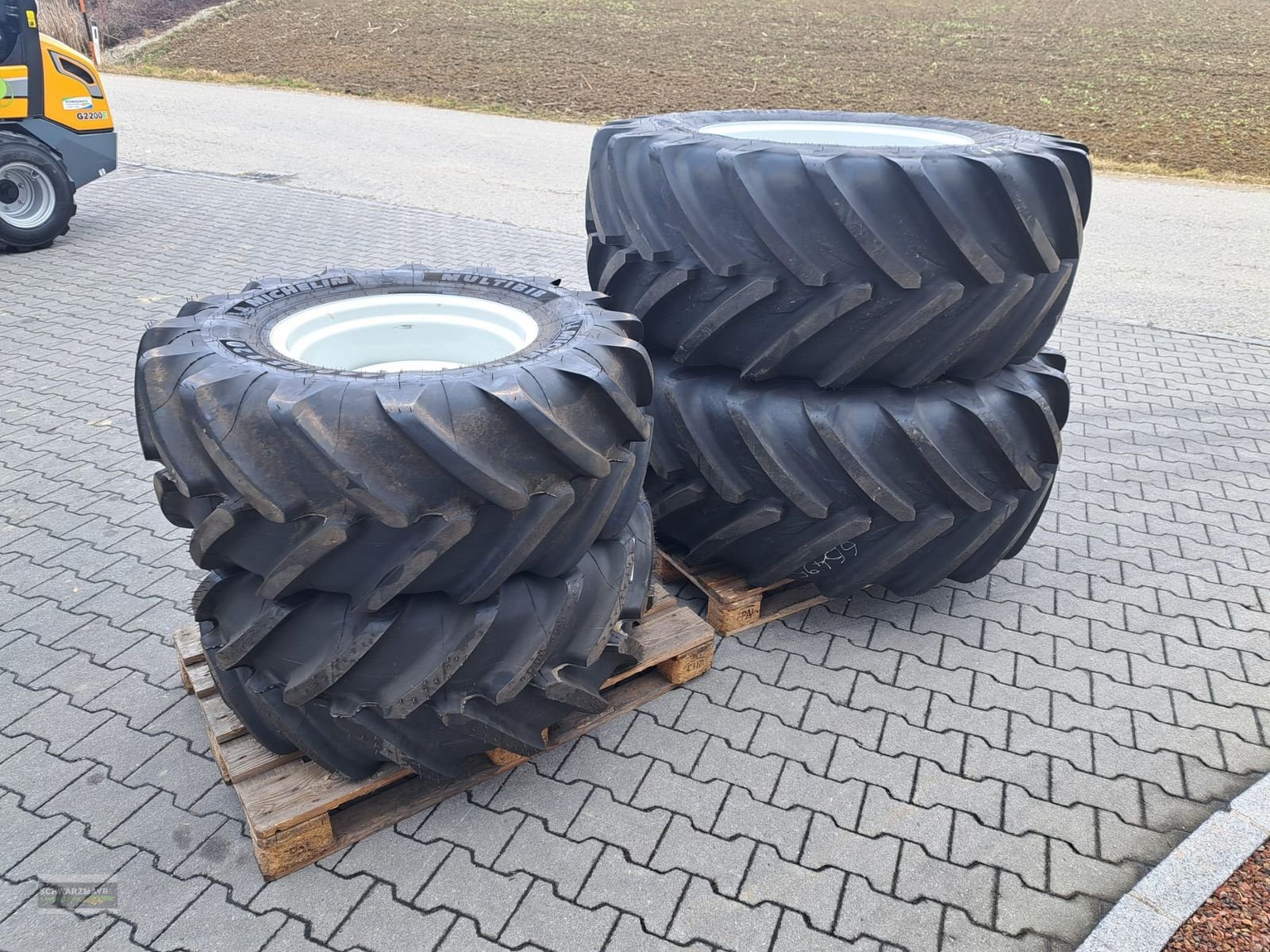Rad des Typs Michelin 600/60R30+440/65R20, Neumaschine in Aurolzmünster (Bild 10)