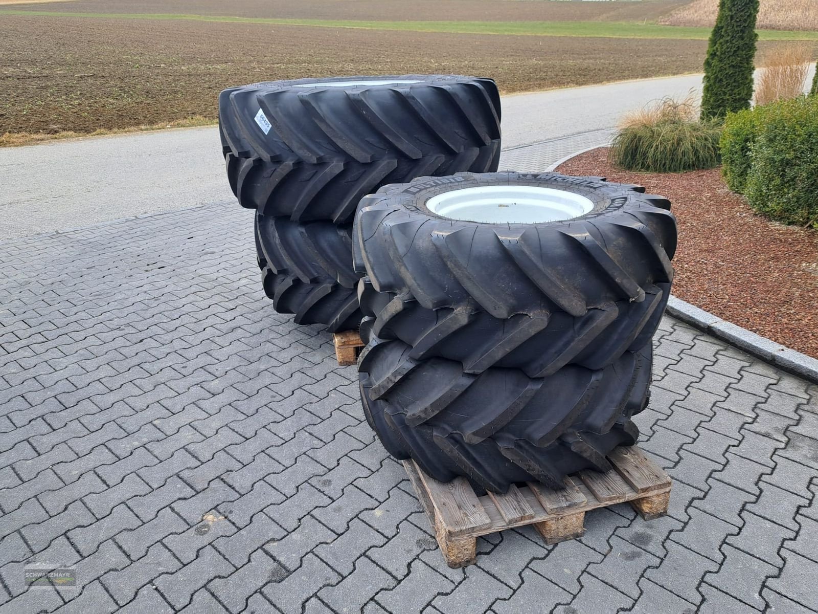 Rad des Typs Michelin 600/60R30+440/65R20, Neumaschine in Aurolzmünster (Bild 15)