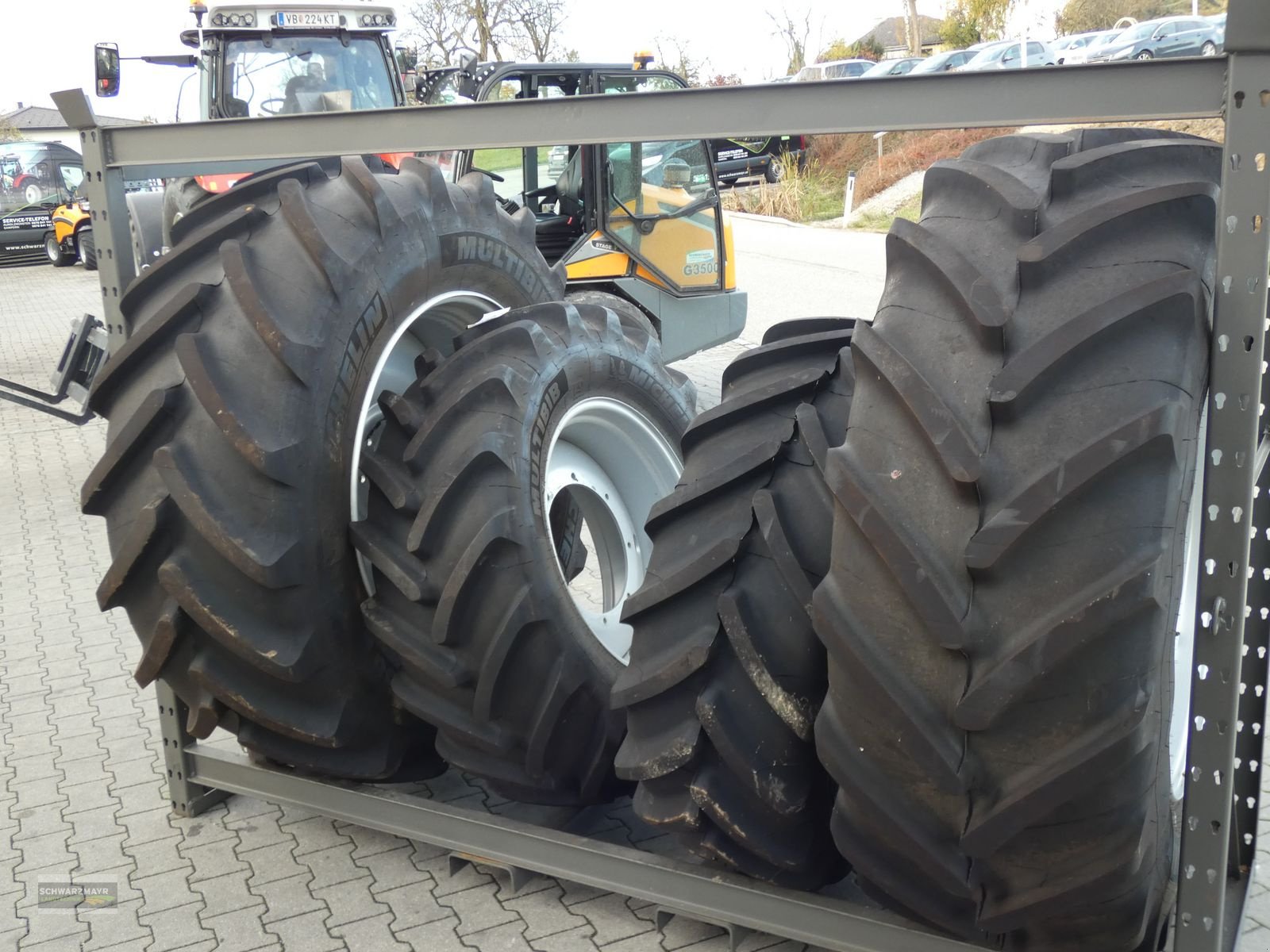Rad des Typs Michelin 600/65R38+480/65R28, Neumaschine in Aurolzmünster (Bild 3)