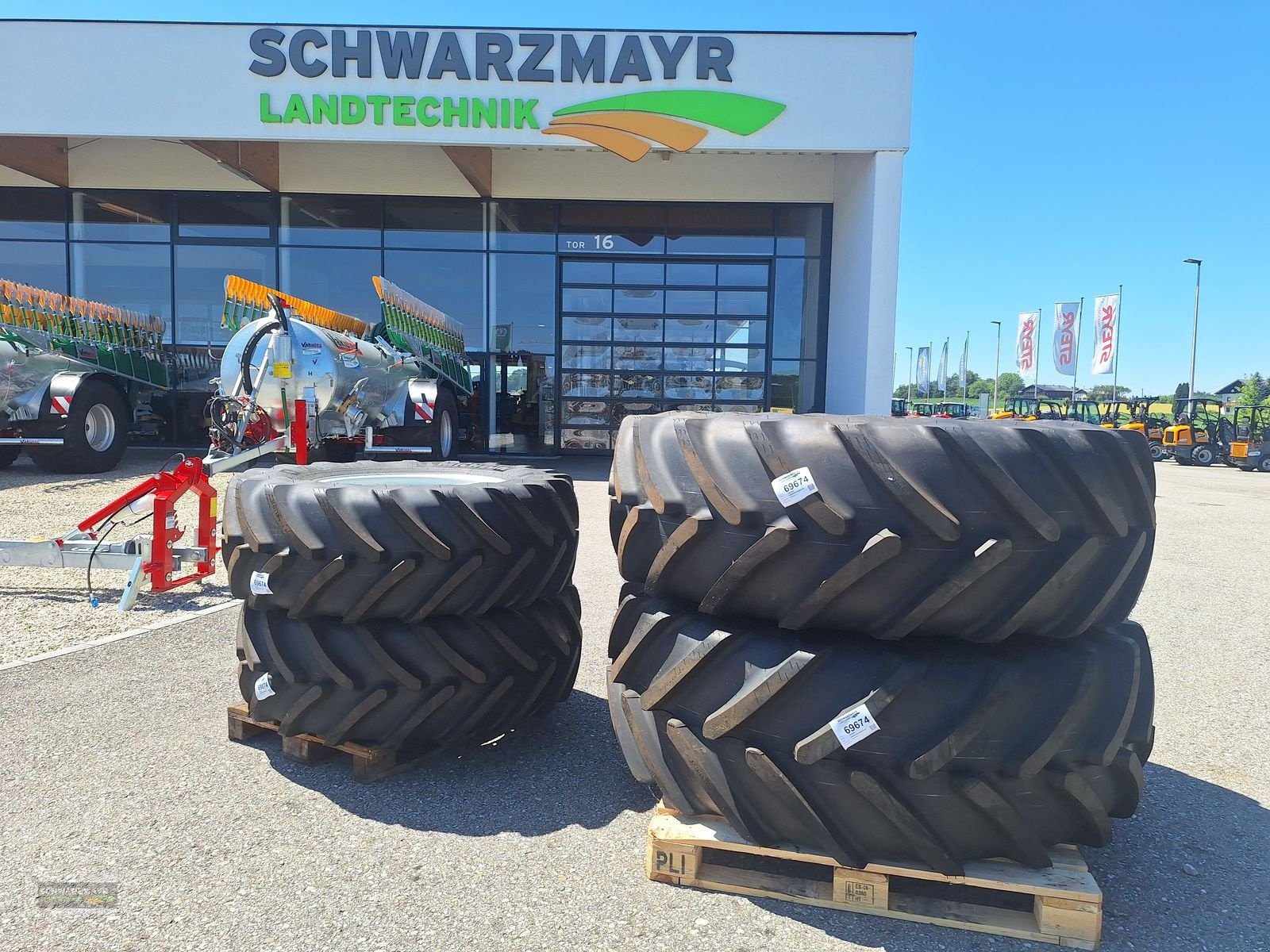 Rad del tipo Michelin 600/65R38+480/65R28, Neumaschine In Gampern (Immagine 1)
