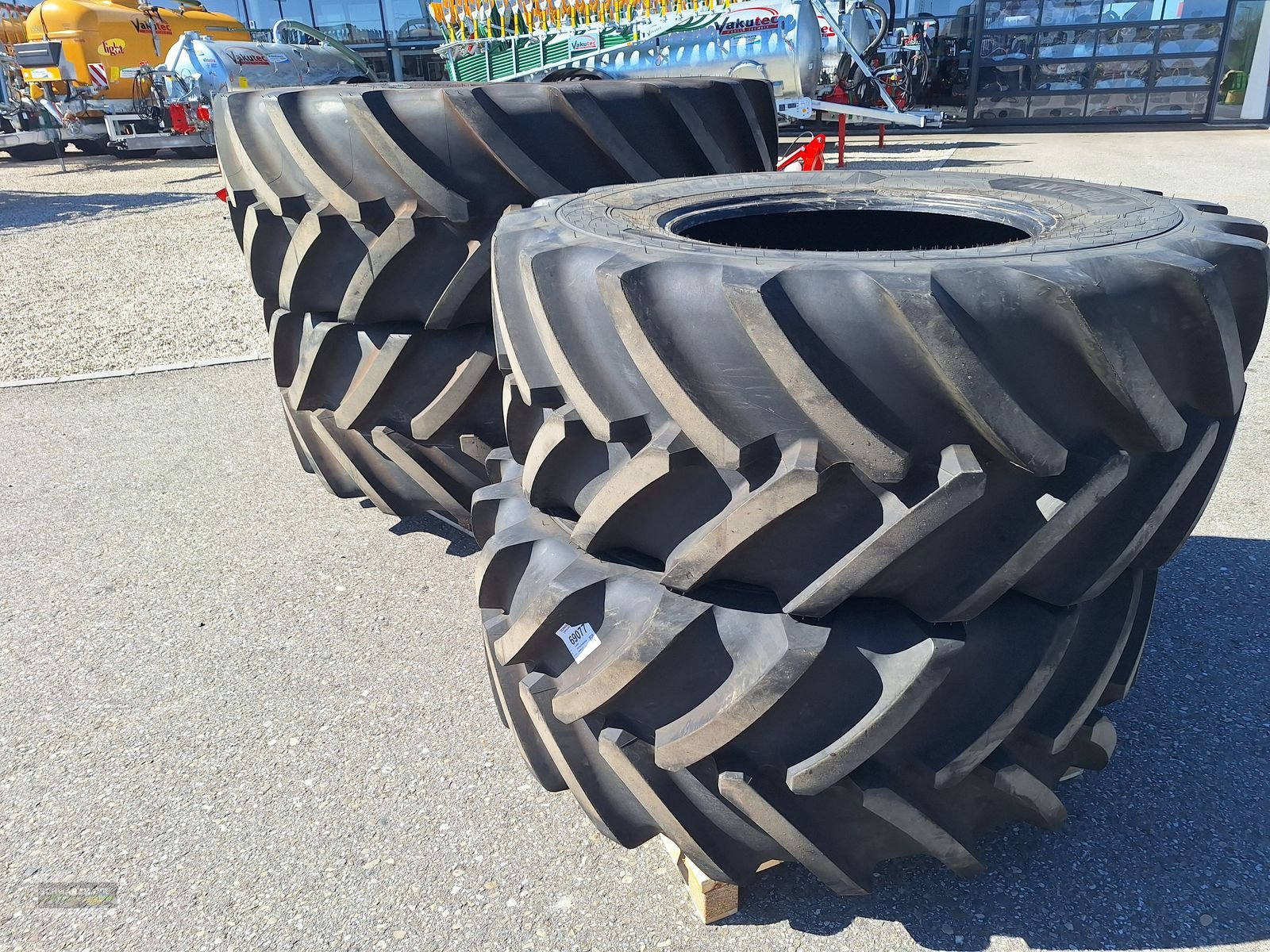 Rad des Typs Michelin 710/70R42+600/70R30, Neumaschine in Gampern (Bild 5)