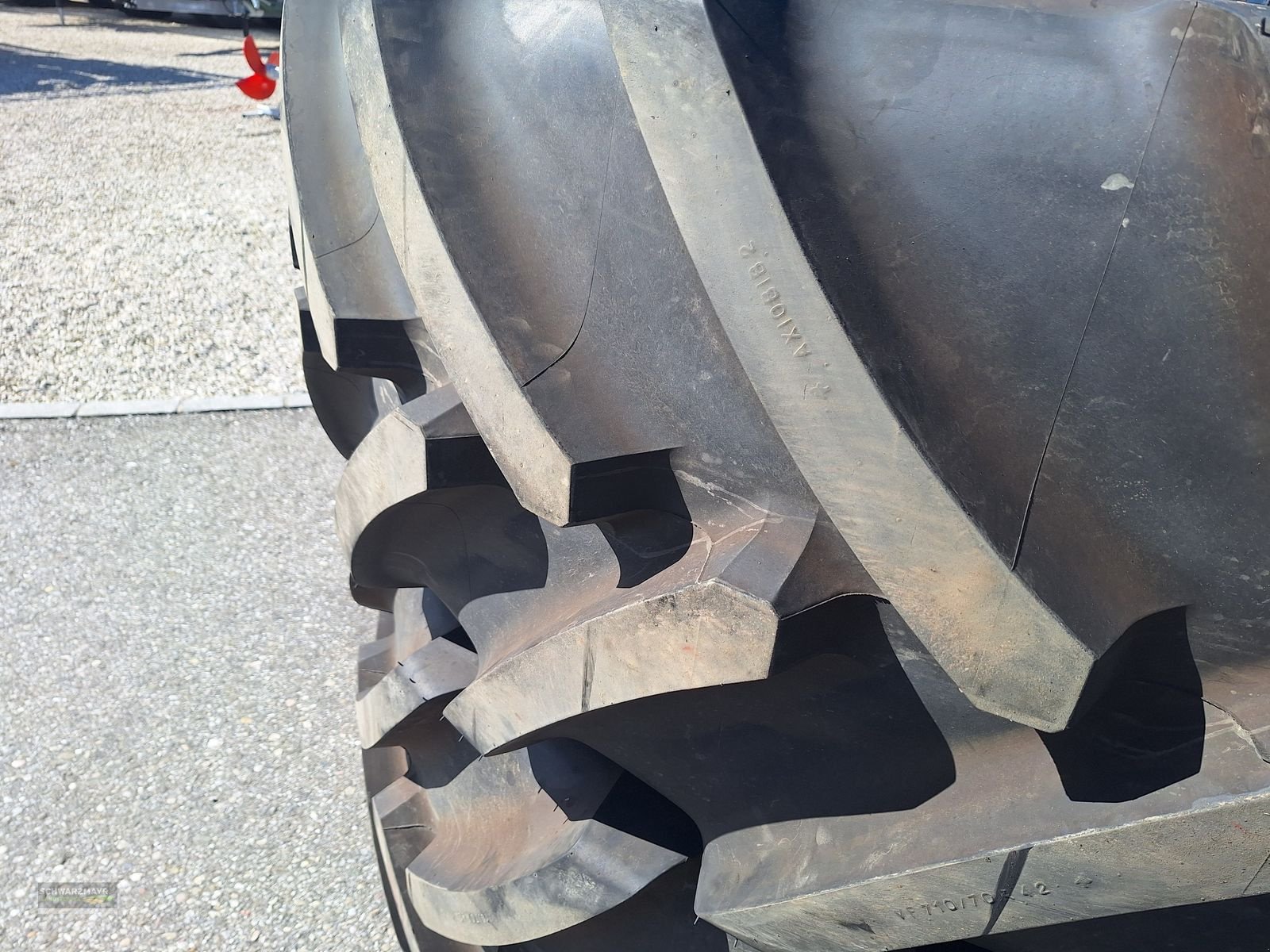 Rad des Typs Michelin 710/70R42+600/70R30, Neumaschine in Gampern (Bild 7)