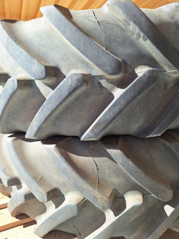 Rad del tipo Michelin Omnibib 380 / 70 R24, Gebrauchtmaschine en Susten (Imagen 2)