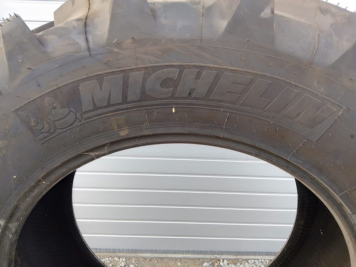 Rad des Typs Michelin Reifen 540/65R38, Neumaschine in NATTERNBACH (Bild 2)