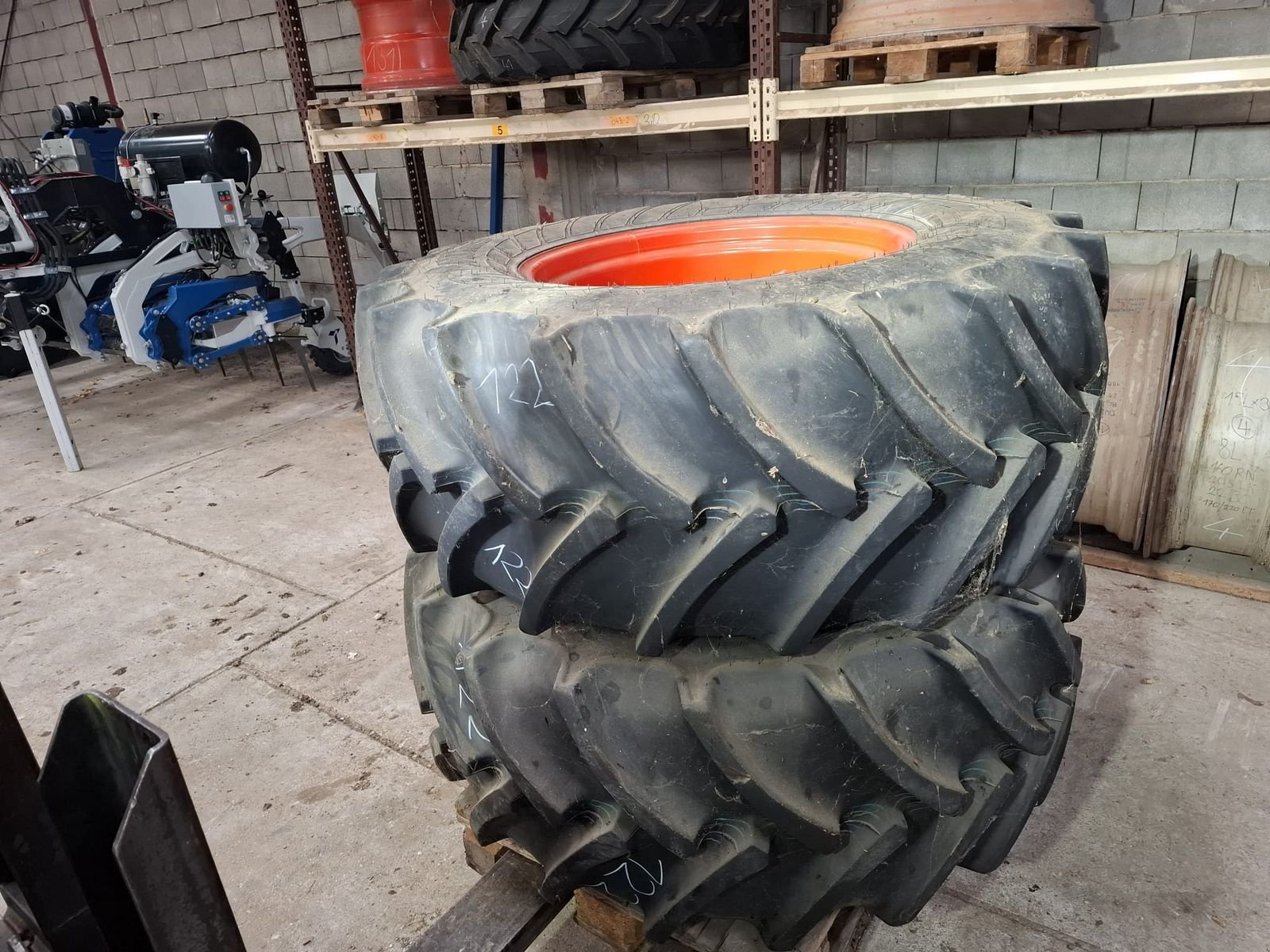 Rad от тип Mitas 2 Stück Mitas 540/65R28 mit Felgen, Gebrauchtmaschine в Harmannsdorf-Rückersdorf (Снимка 4)