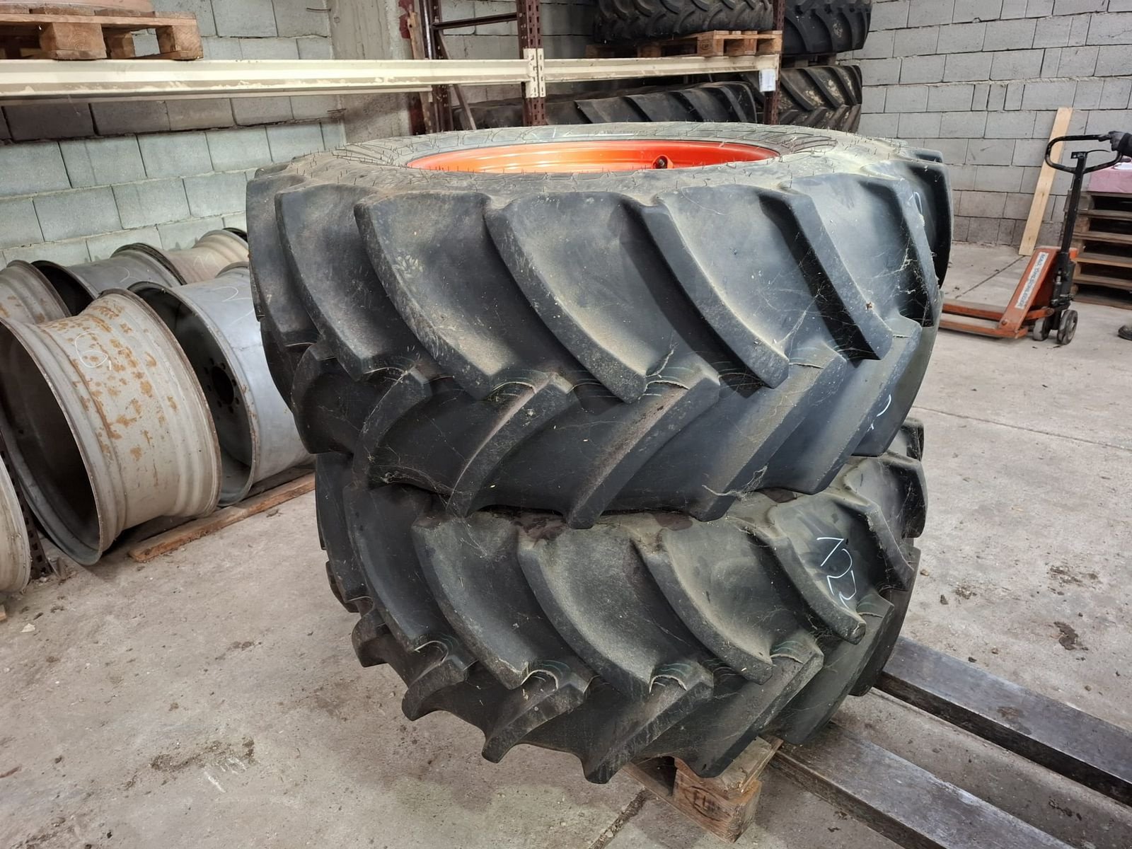 Rad от тип Mitas 2 Stück Mitas 540/65R28 mit Felgen, Gebrauchtmaschine в Harmannsdorf-Rückersdorf (Снимка 3)
