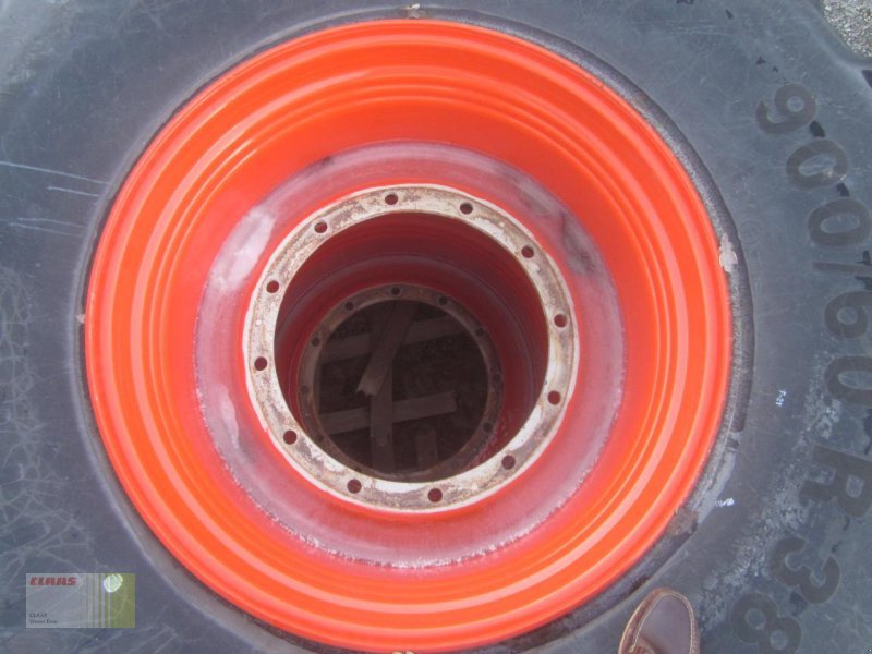 Rad des Typs Mitas 4 Kompletträder MITAS 900/60R38, XERION 4000, Neumaschine in Molbergen (Bild 4)