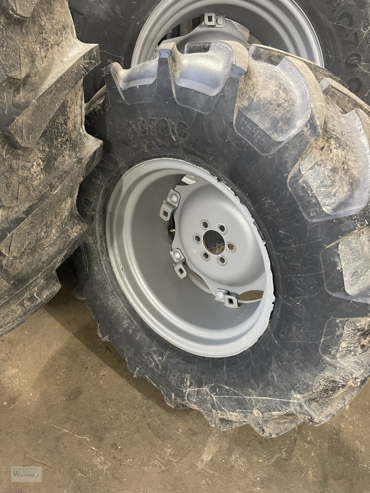 Rad des Typs Mitas 405/70 R20, Neumaschine in Thalmässing (Bild 1)