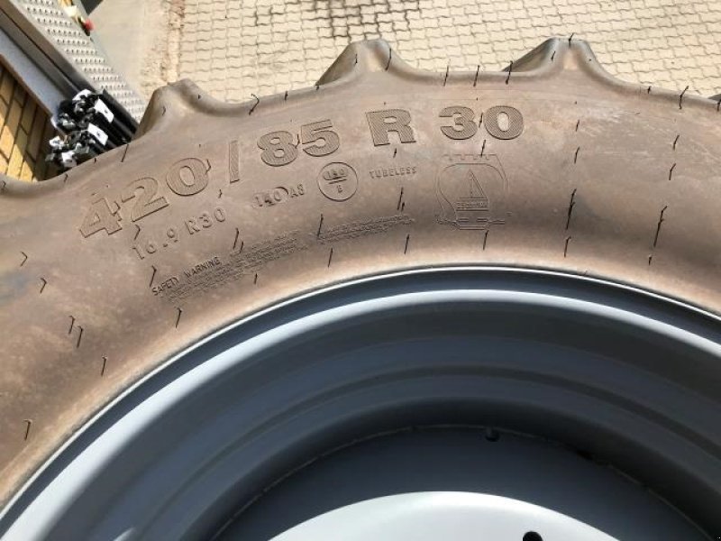 Rad типа Mitas 520/85R42+420/85R30, Gebrauchtmaschine в Give (Фотография 3)