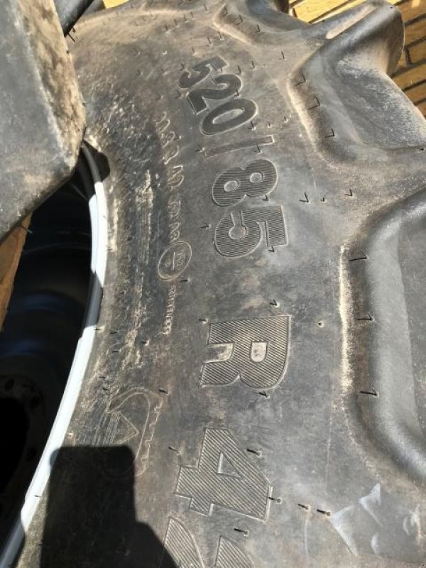 Rad типа Mitas 520/85R42+420/85R30, Gebrauchtmaschine в Give (Фотография 4)