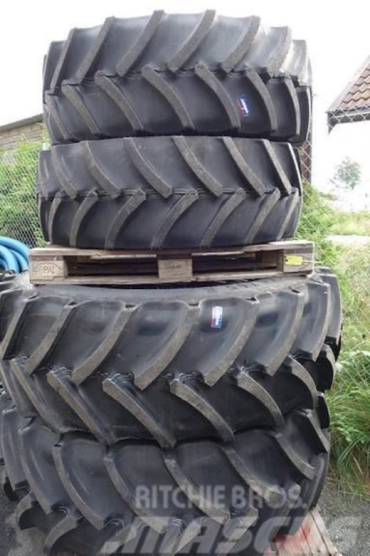 Rad typu Mitas 540/65 - 34  &  440/65 - 24 Komplet sæt til Valtra A&G, Gebrauchtmaschine v Hobro (Obrázek 1)