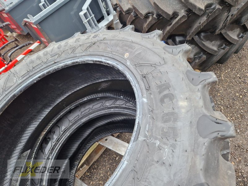 Rad del tipo Mitas 540/65 R 38  AC 65 Reifen 147 D (150 A8), Neumaschine en Pattigham