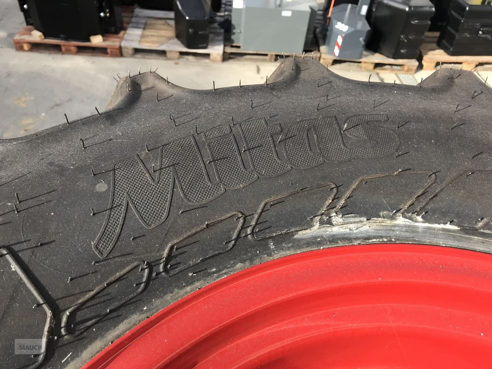 Rad des Typs Mitas 540/65R34 + 440/65R24 mit Felgen, Gebrauchtmaschine in Burgkirchen (Bild 9)