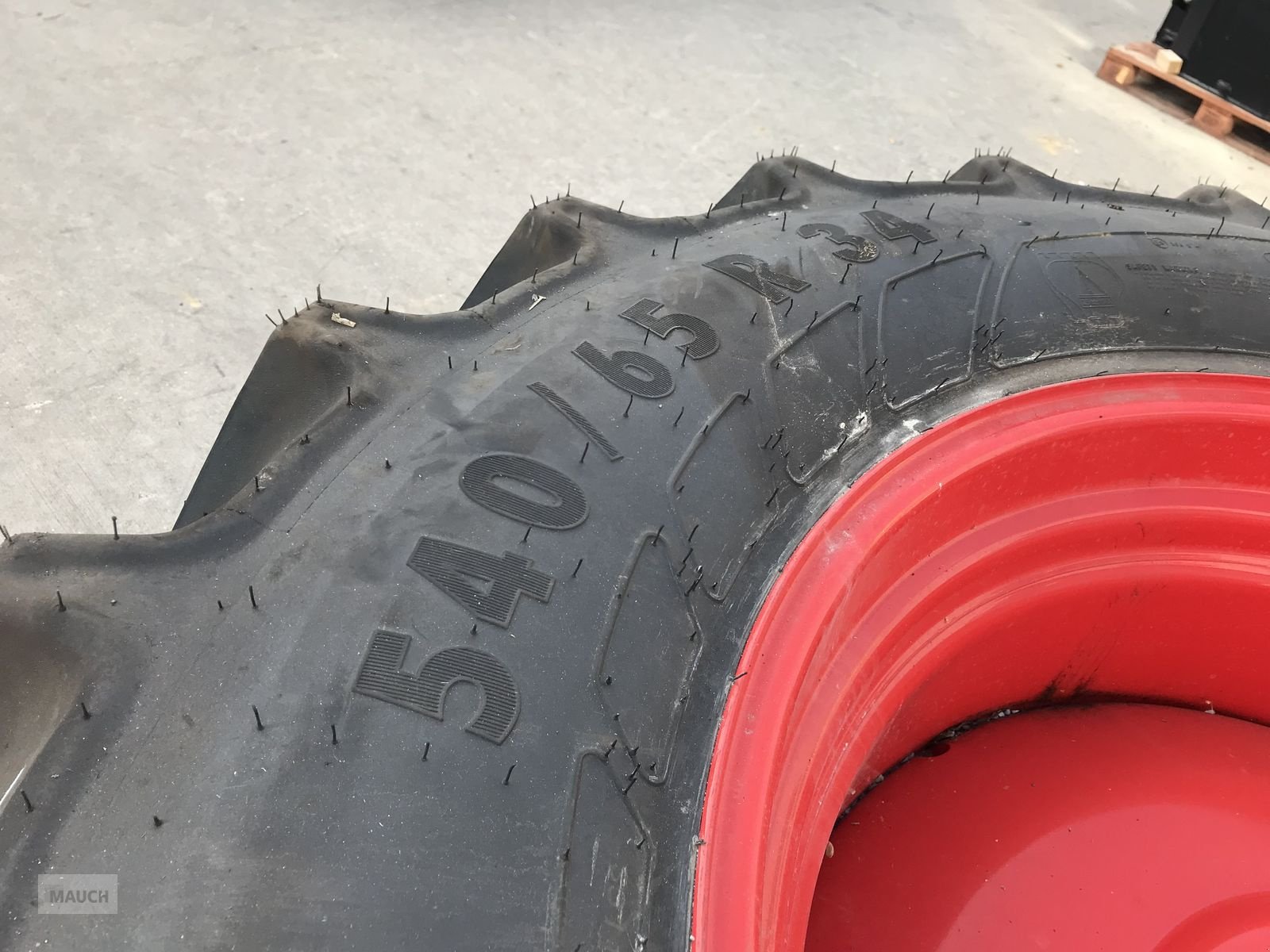 Rad des Typs Mitas 540/65R34 + 440/65R24 mit Felgen, Gebrauchtmaschine in Burgkirchen (Bild 12)
