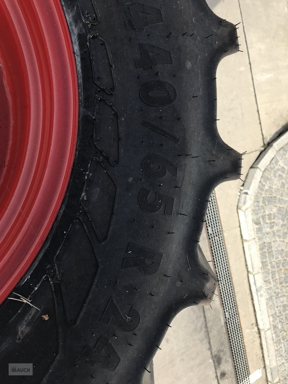 Rad des Typs Mitas 540/65R34 + 440/65R24 mit Felgen, Gebrauchtmaschine in Burgkirchen (Bild 8)