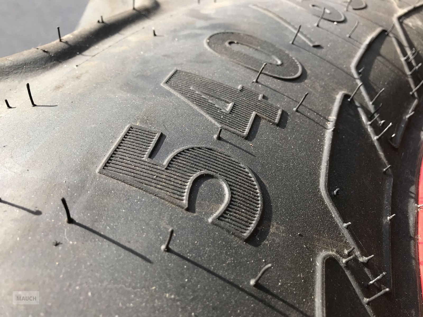 Rad des Typs Mitas 540/65R34 + 440/65R24 mit Felgen, Gebrauchtmaschine in Burgkirchen (Bild 4)