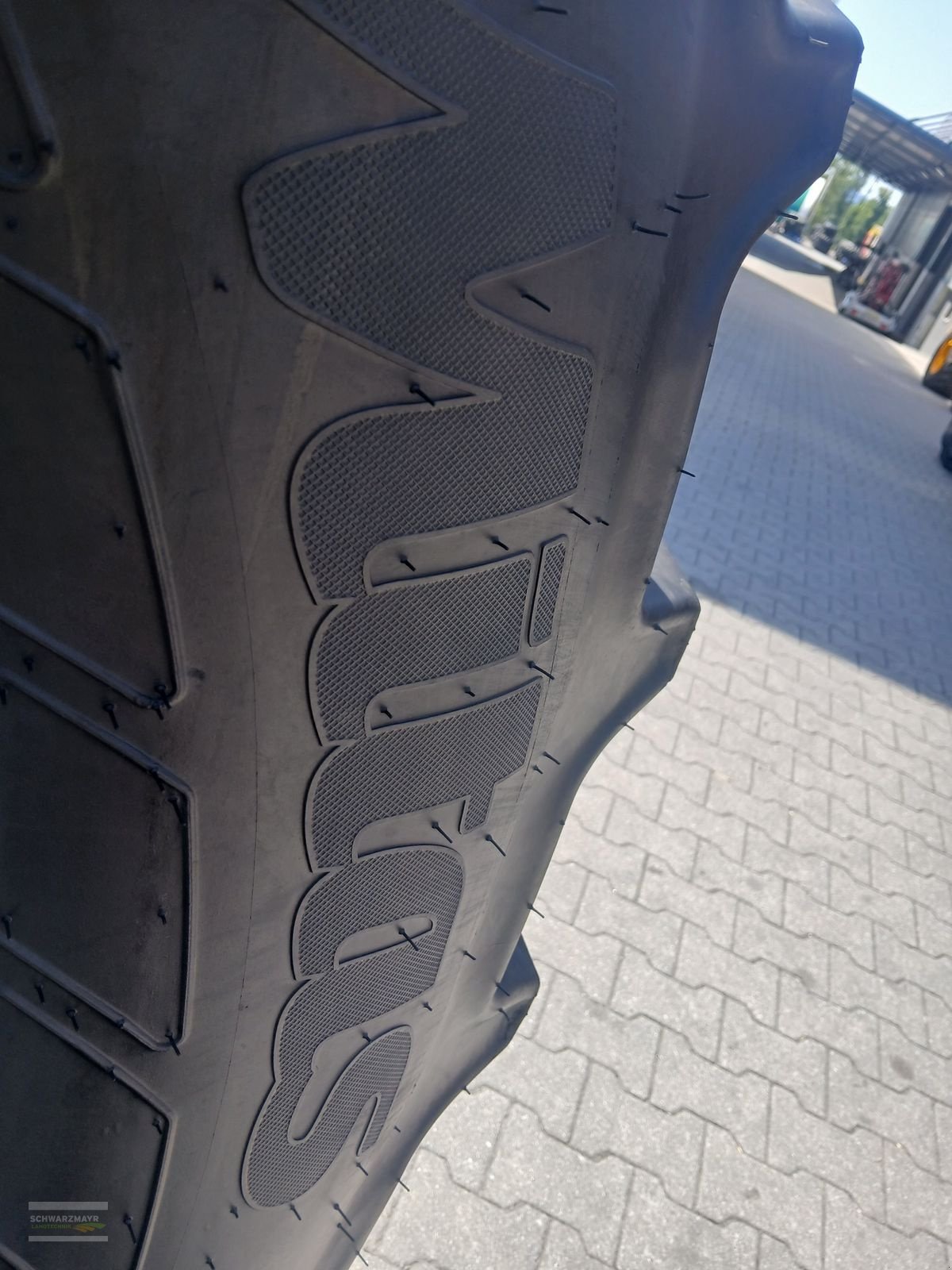 Rad des Typs Mitas 650/65R28+540/65R38 Kompletträder, Vorführmaschine in Aurolzmünster (Bild 9)