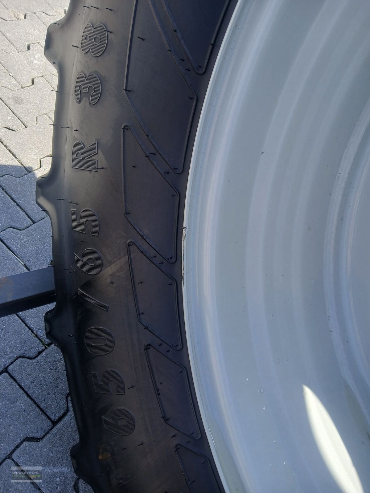 Rad des Typs Mitas 650/65R28+540/65R38 Kompletträder, Vorführmaschine in Aurolzmünster (Bild 10)