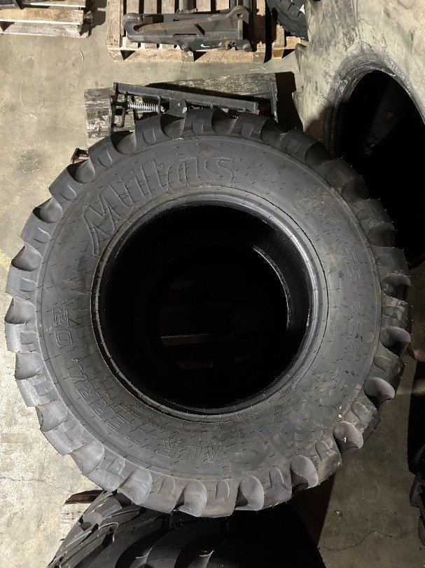 Rad des Typs Mitas Agritera 02, Neumaschine in Domdidier (Bild 3)