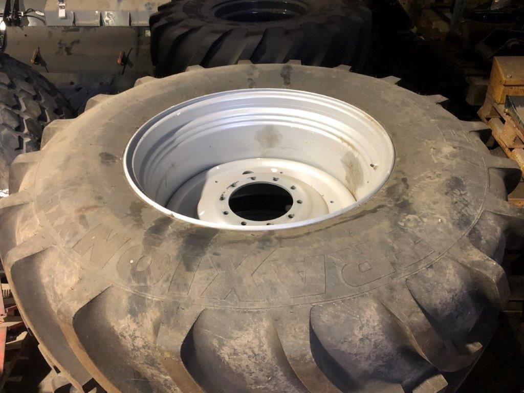 Rad des Typs New Holland T7.270 AC BLUEPOWER Komplette baghjul 650/75-38, Gebrauchtmaschine in Tinglev (Bild 3)