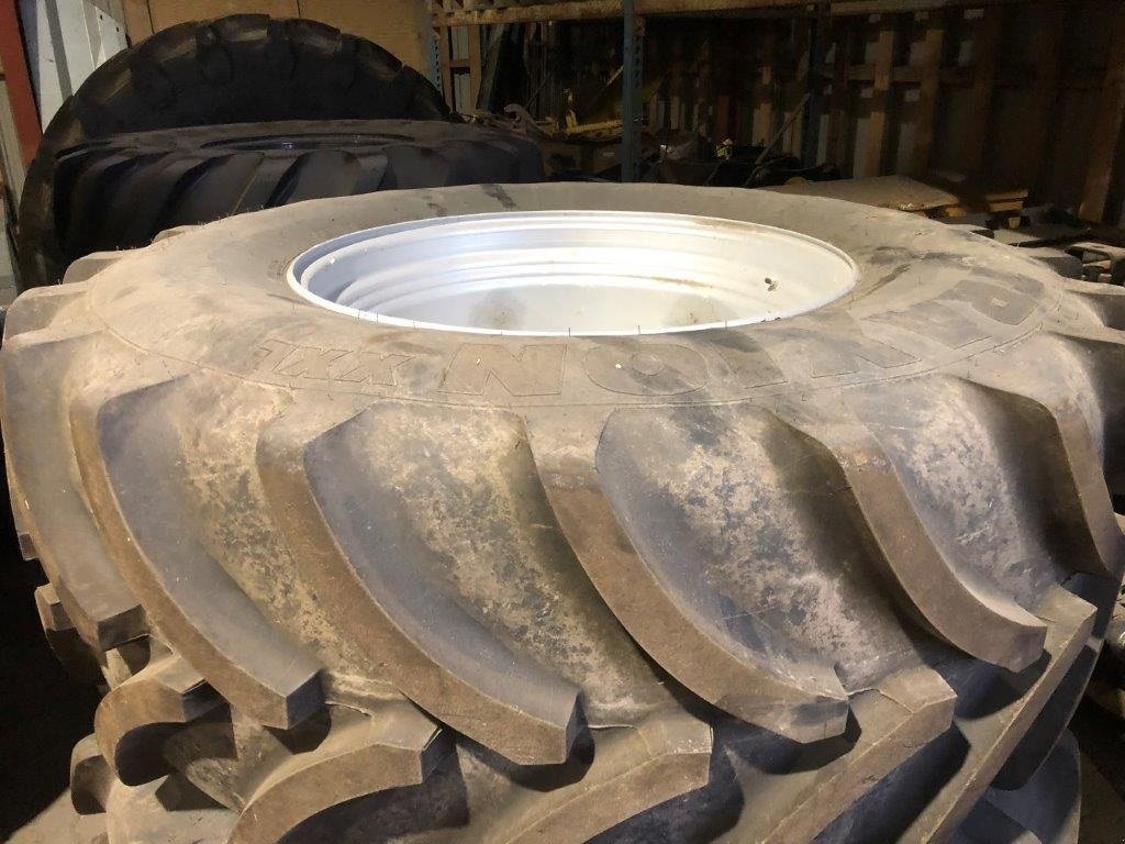 Rad des Typs New Holland T7.270 AC BLUEPOWER Komplette baghjul 650/75-38, Gebrauchtmaschine in Tinglev (Bild 2)