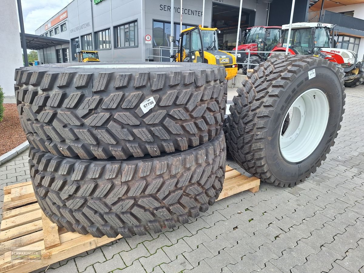 Rad des Typs Nokian 650/65R42+540/65R30, Neumaschine in Gampern (Bild 3)