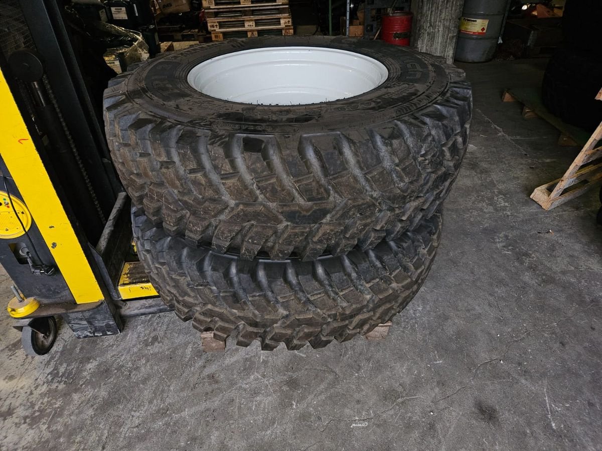 Rad of the type Nokian Kompletträder 440/80R28, Neumaschine in Sulzberg (Picture 7)