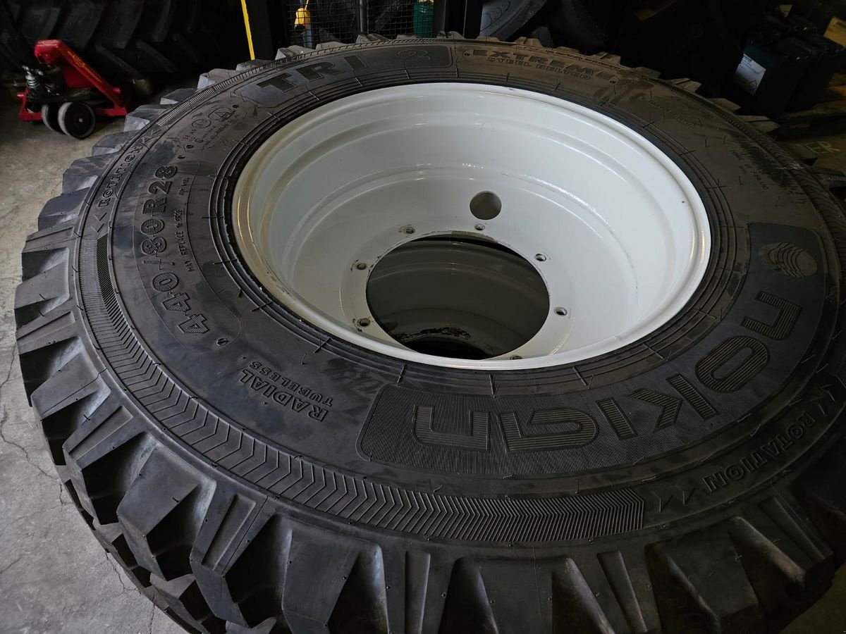 Rad of the type Nokian Kompletträder 440/80R28, Neumaschine in Sulzberg (Picture 8)