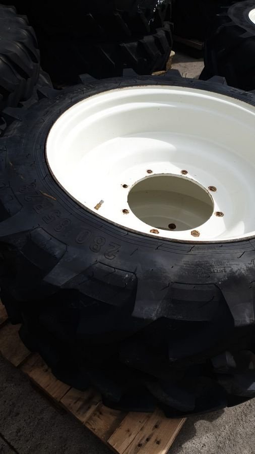 Rad типа Petlas NEW HOLLAND T5/T6 RÄDER, Gebrauchtmaschine в Burgkirchen (Фотография 2)