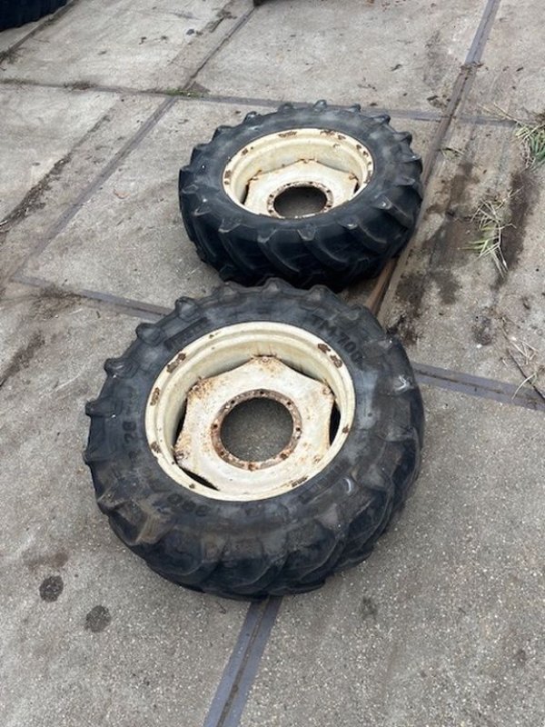 Rad типа Pirelli 380\70 R28 TM700, Gebrauchtmaschine в Callantsoog (Фотография 1)