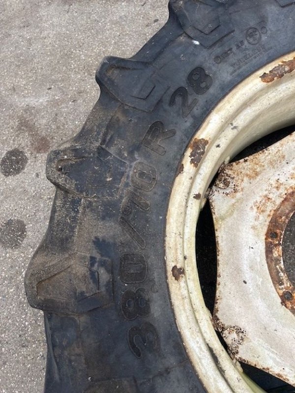 Rad типа Pirelli 380\70 R28 TM700, Gebrauchtmaschine в Callantsoog (Фотография 2)