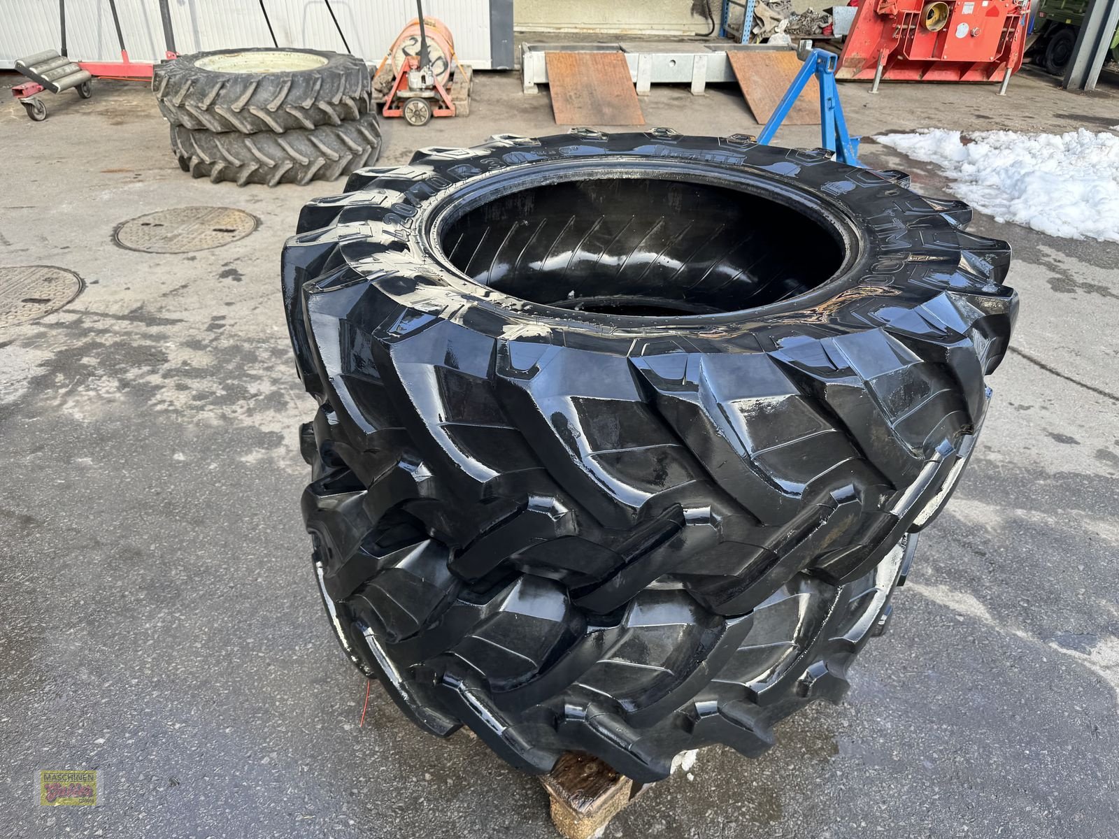 Rad типа Pirelli 420/70-R30 TM700 ca. 50% guter Zustand, Gebrauchtmaschine в Kötschach (Фотография 3)