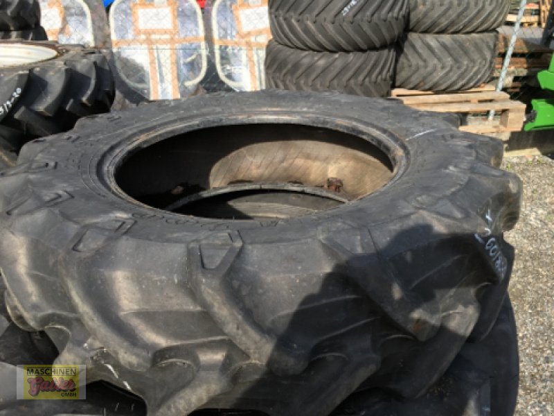 Rad van het type Pirelli Pirelli 260/80R20, Gebrauchtmaschine in Kötschach (Foto 5)