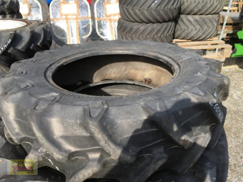 Rad van het type Pirelli Pirelli 260/80R20, Gebrauchtmaschine in Kötschach (Foto 1)