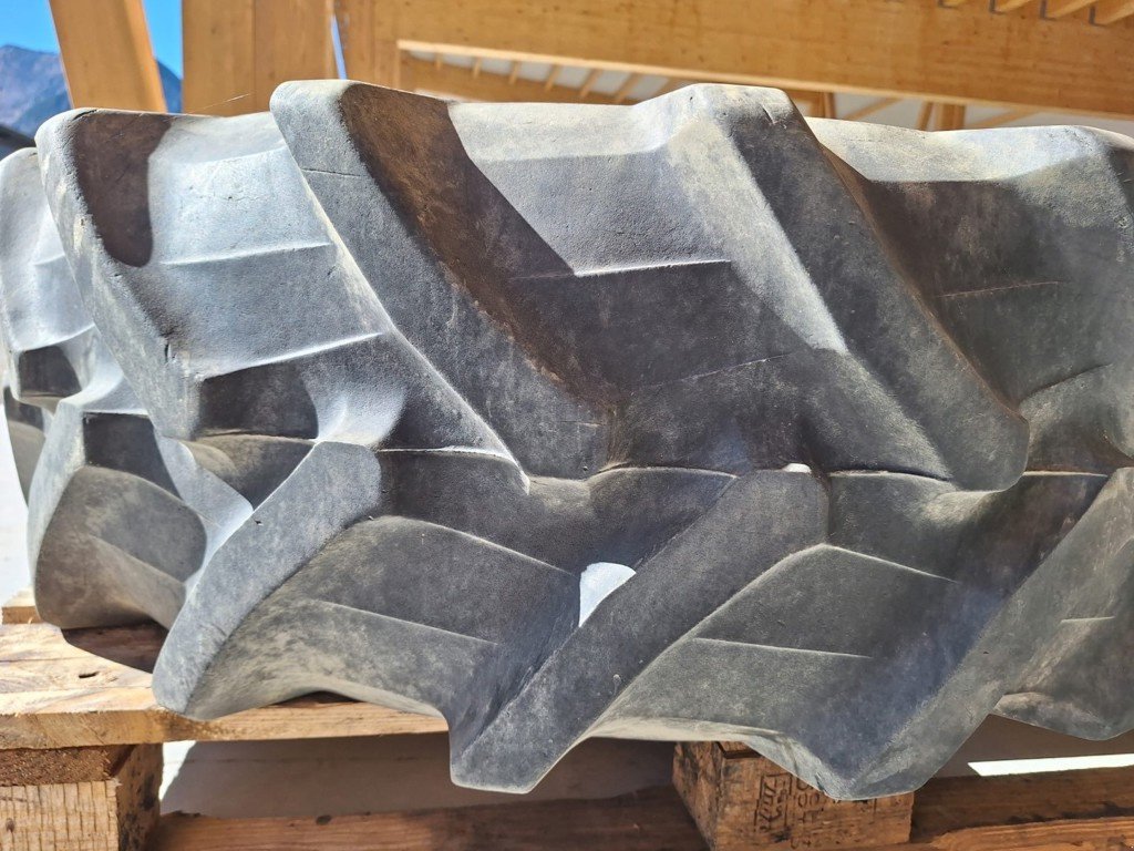 Rad of the type Pirelli Pirelli/Trelleborg TM 700, 360 / 70 R24, Gebrauchtmaschine in Susten (Picture 2)