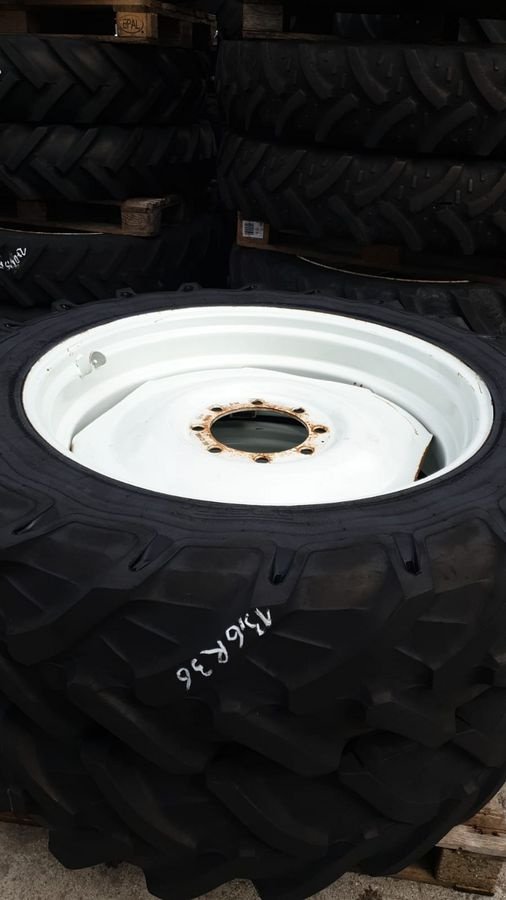 Rad des Typs Pirelli STEYR 968/80 Serie Räder, Gebrauchtmaschine in Burgkirchen (Bild 1)