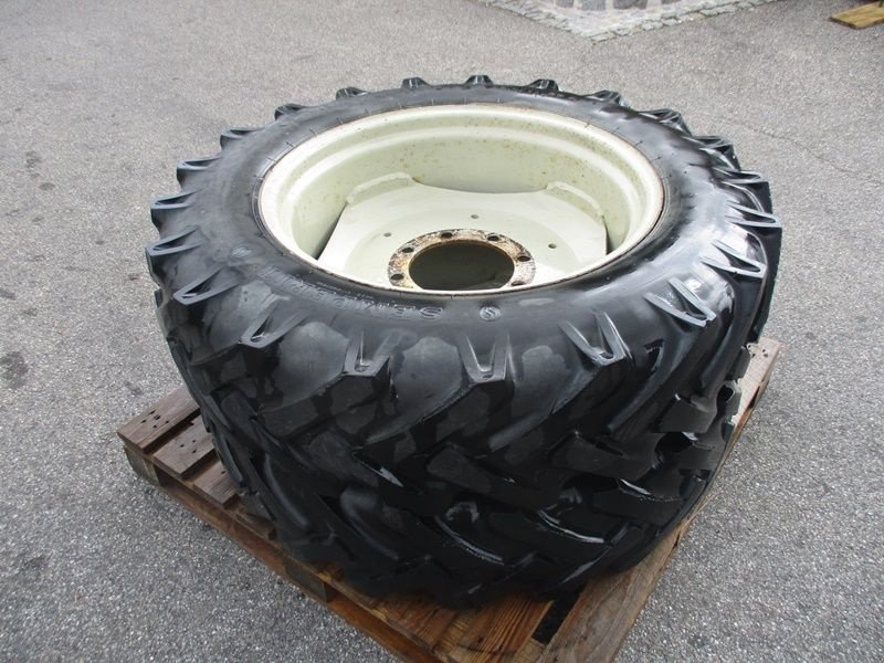Rad des Typs Semperit 12,4/11 - 28 Räder, Gebrauchtmaschine in St. Marienkirchen (Bild 3)
