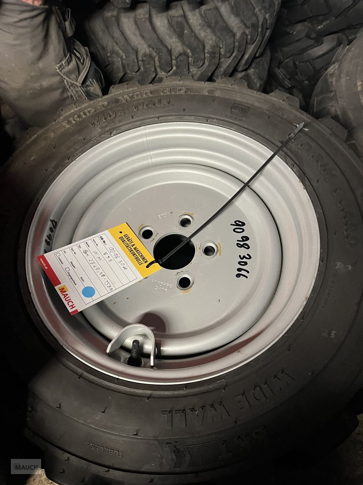 Rad Türe ait Sonstige 27x8.50-15EM ET30 5 Loch, Gebrauchtmaschine içinde Burgkirchen (resim 4)