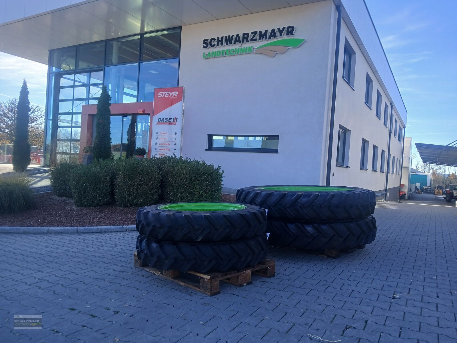 Rad des Typs Sonstige 300/95R46 + 230/95R32, Gebrauchtmaschine in Aurolzmünster (Bild 1)