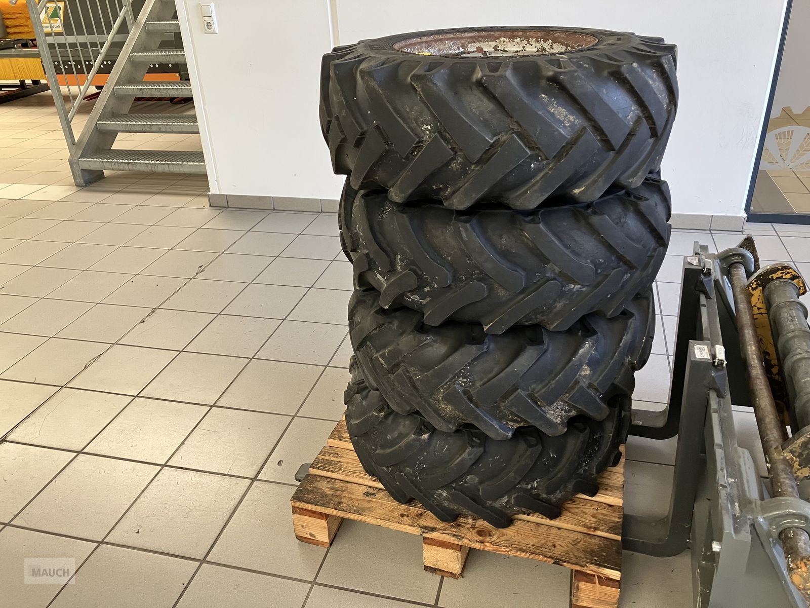 Rad типа Sonstige 4x 10.0/75-15.3 AS Kompletträder, Gebrauchtmaschine в Burgkirchen (Фотография 8)