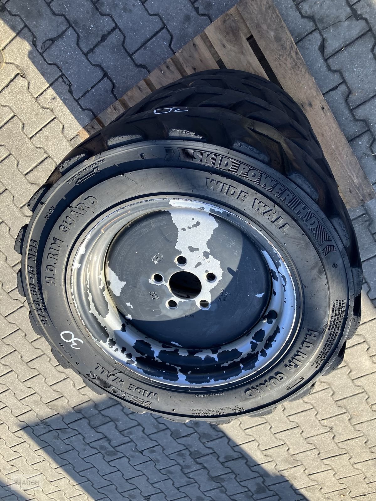 Rad от тип Sonstige 4x 27x8.50-15 NHS, Gebrauchtmaschine в Burgkirchen (Снимка 2)