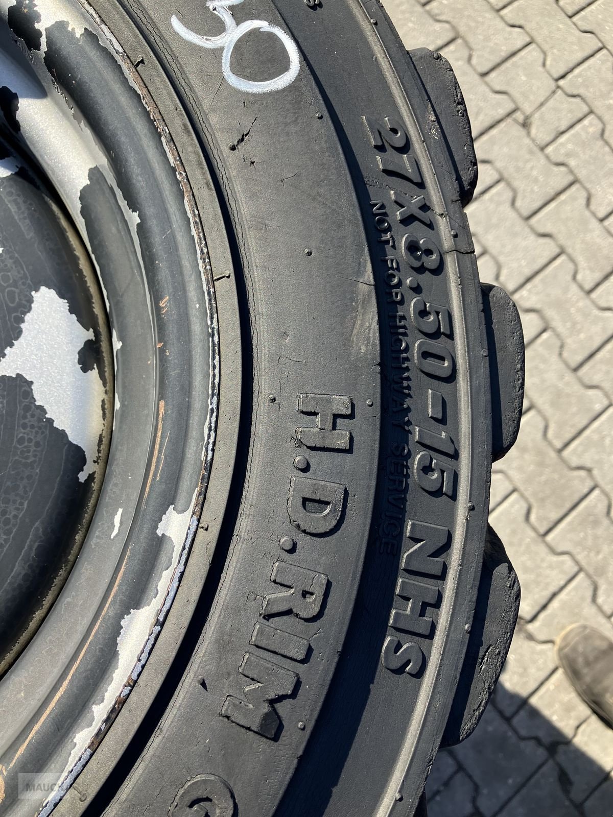 Rad от тип Sonstige 4x 27x8.50-15 NHS, Gebrauchtmaschine в Burgkirchen (Снимка 3)