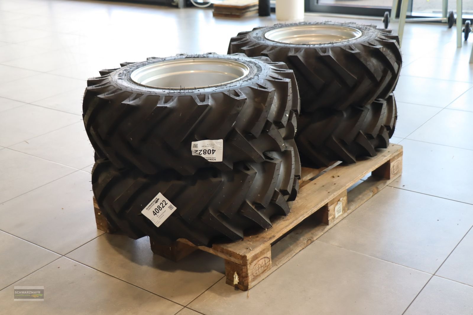 Rad des Typs Sonstige BKT 10.0/75-15,3 AS für Weidemann 1100 1200 1300, Vorführmaschine in Aurolzmünster (Bild 2)