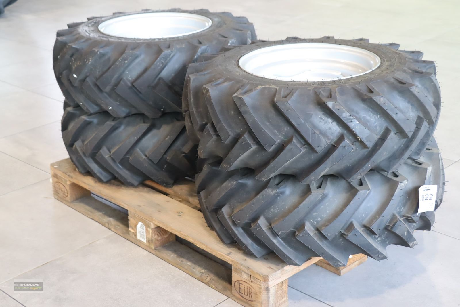 Rad des Typs Sonstige BKT 10.0/75-15,3 AS für Weidemann 1100 1200 1300, Vorführmaschine in Aurolzmünster (Bild 5)