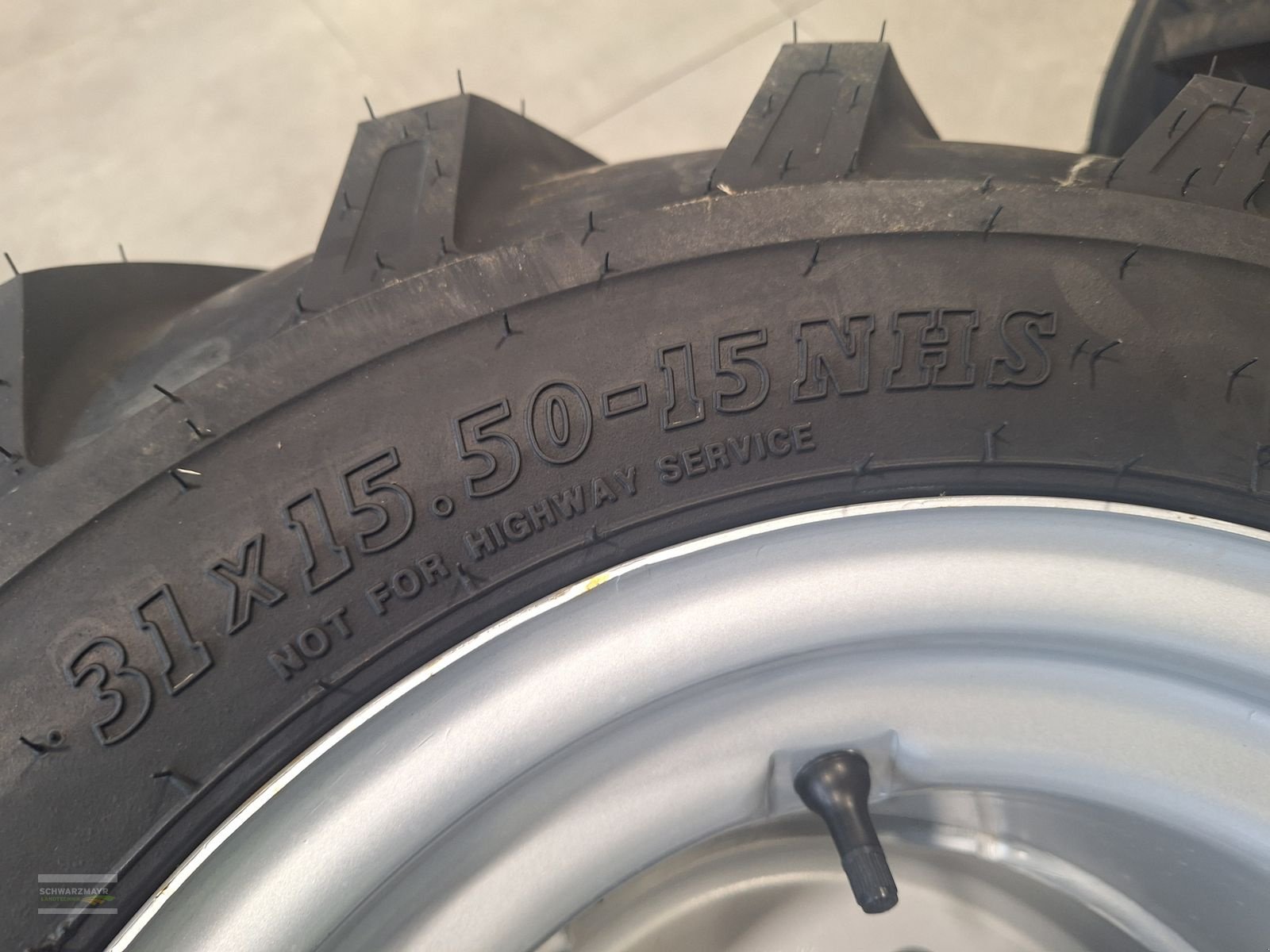 Rad des Typs Sonstige BKT 31x15.50-15 AS TR313, Neumaschine in Gampern (Bild 8)