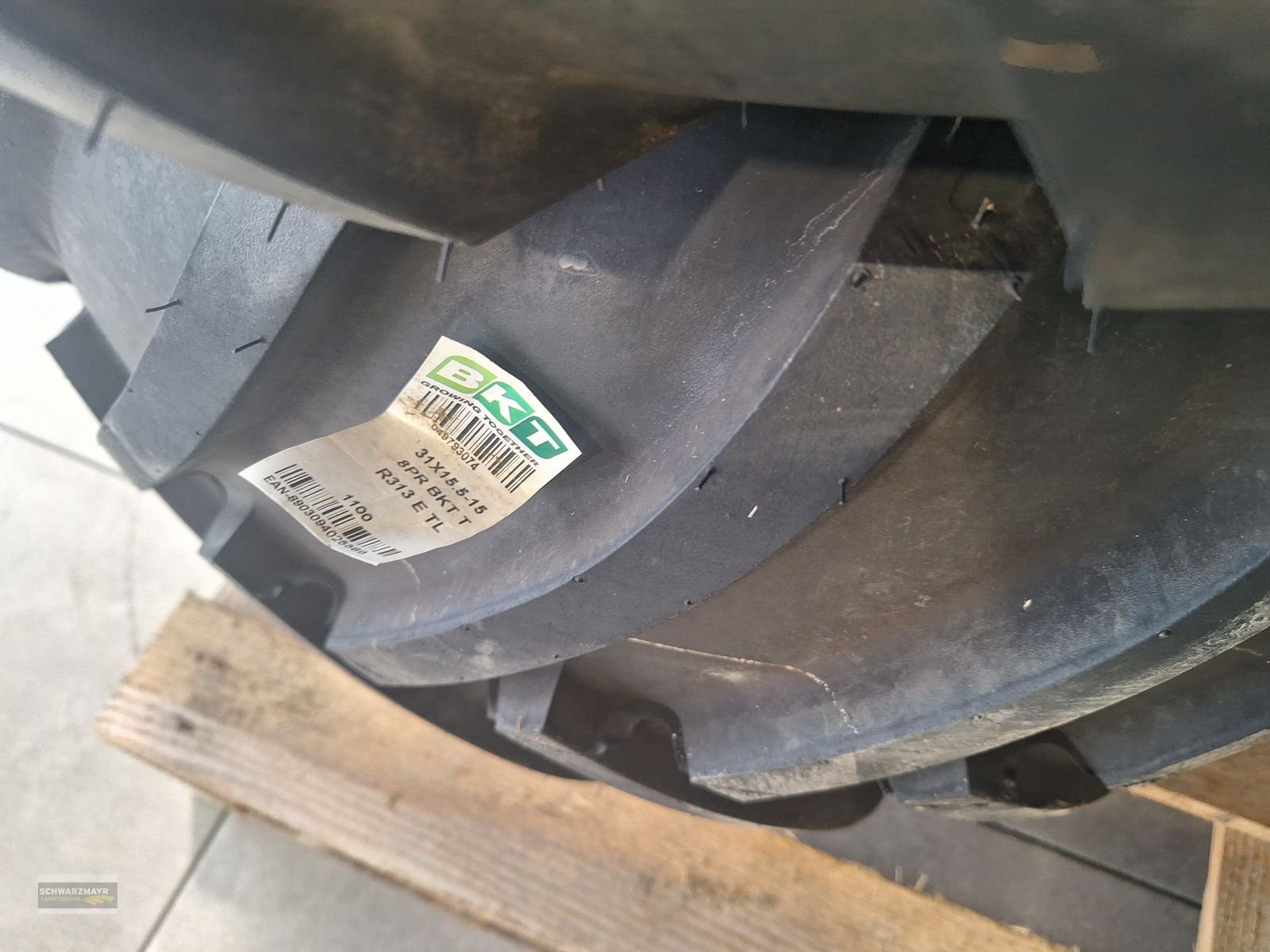 Rad Türe ait Sonstige BKT 31x15.50-15 AS TR313, Neumaschine içinde Gampern (resim 10)