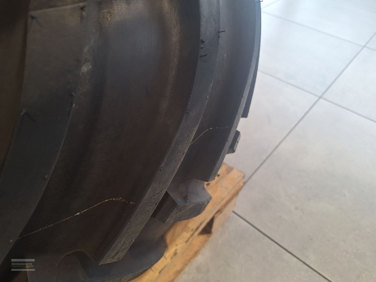 Rad Türe ait Sonstige BKT 31x15.50-15 AS TR313, Neumaschine içinde Gampern (resim 9)