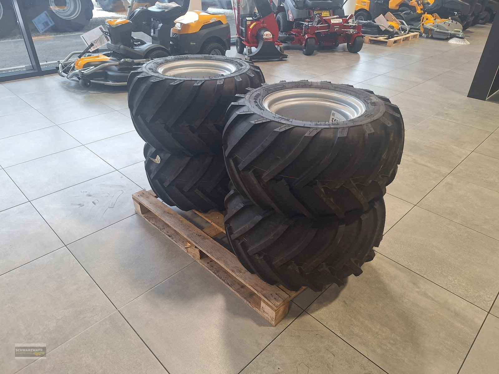 Rad Türe ait Sonstige BKT 31x15.50-15 AS TR313, Neumaschine içinde Gampern (resim 3)