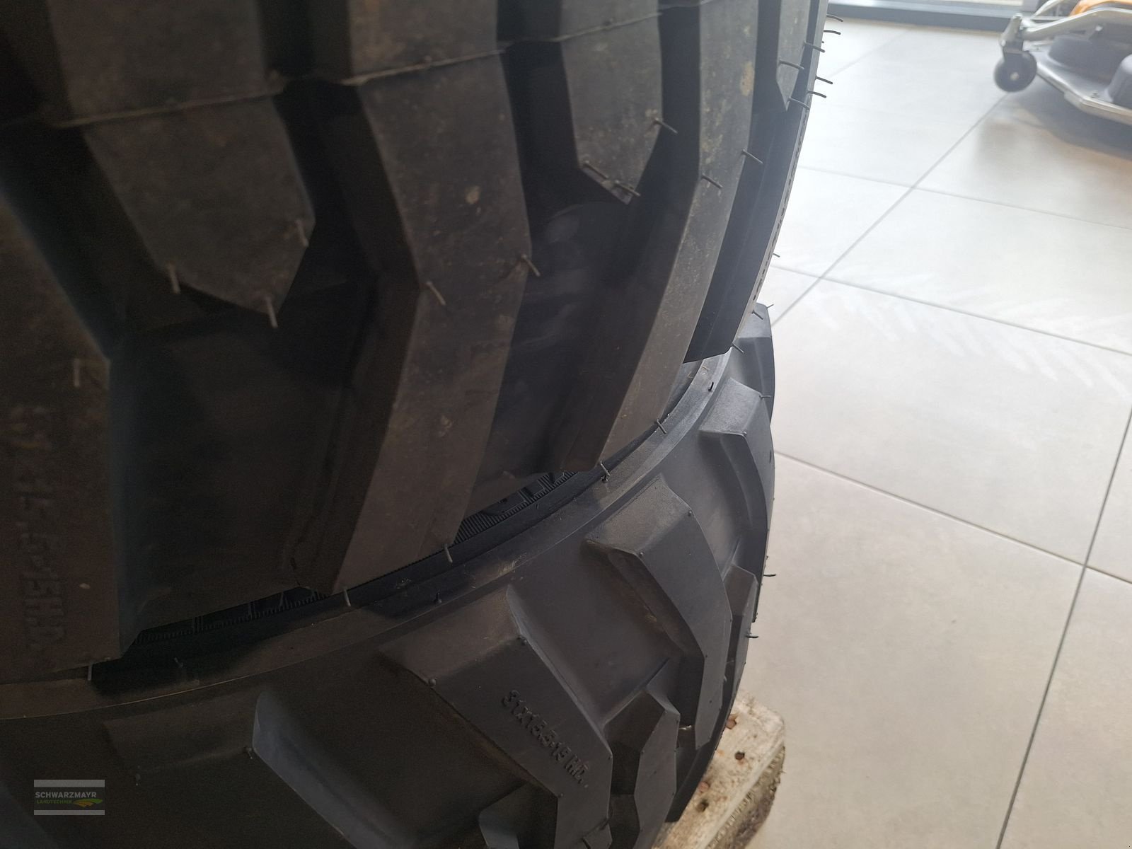 Rad typu Sonstige BKT 31x15.50-15 EM SKID, Neumaschine v Gampern (Obrázek 8)